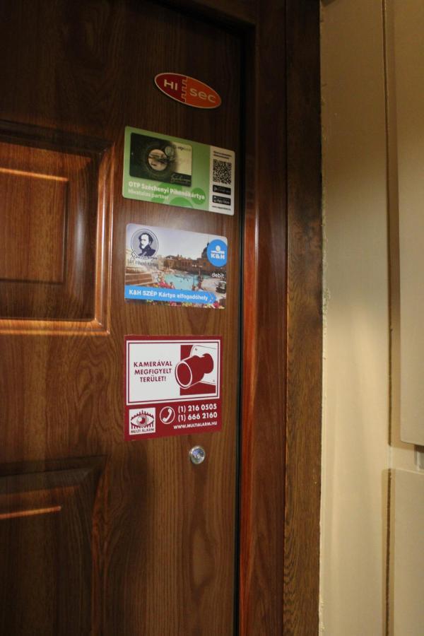 Izzy Apartament Διαμέρισμα Μίσκολτς Εξωτερικό φωτογραφία