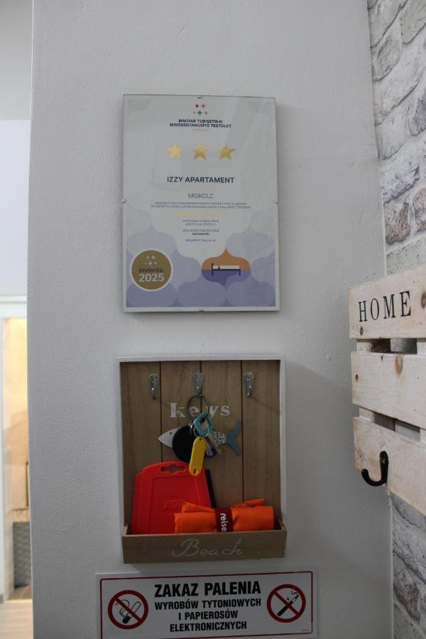 Izzy Apartament Διαμέρισμα Μίσκολτς Εξωτερικό φωτογραφία